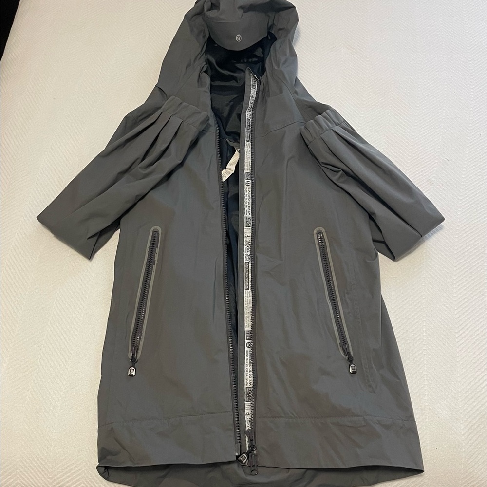 lululemon athletica Charcoal Hooded Short-Sleeve Rain Jacket